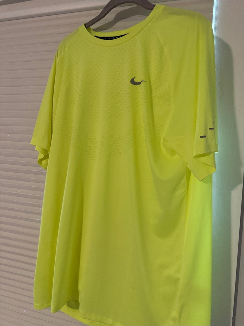 Nike Men’s Short-Sleeve Performance Tee in Neon Yellow